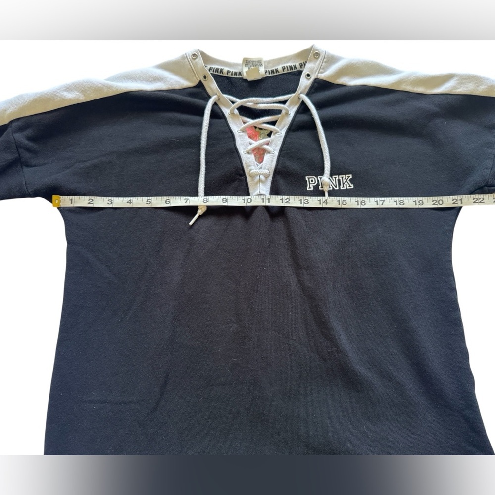 Victoria's Secret PINK Rose  Embroidered Floral Black White Sweater Size Small - Picture 11 of 13